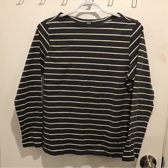 Nice sweater - Picture 4 of 4